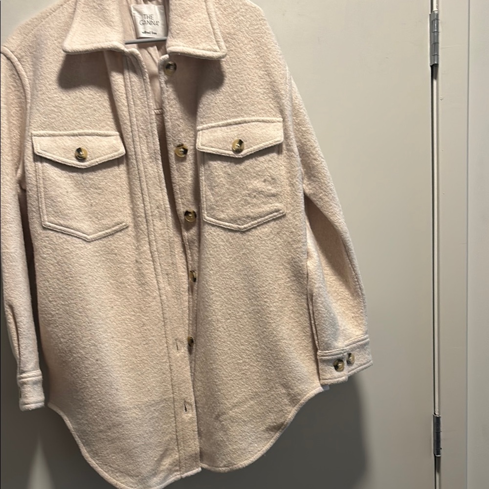 Aritzia “The Ganna” Wilfred Long Shirt Jacket Medium